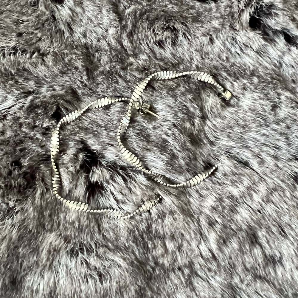Elegant Silver Women's Bracelet